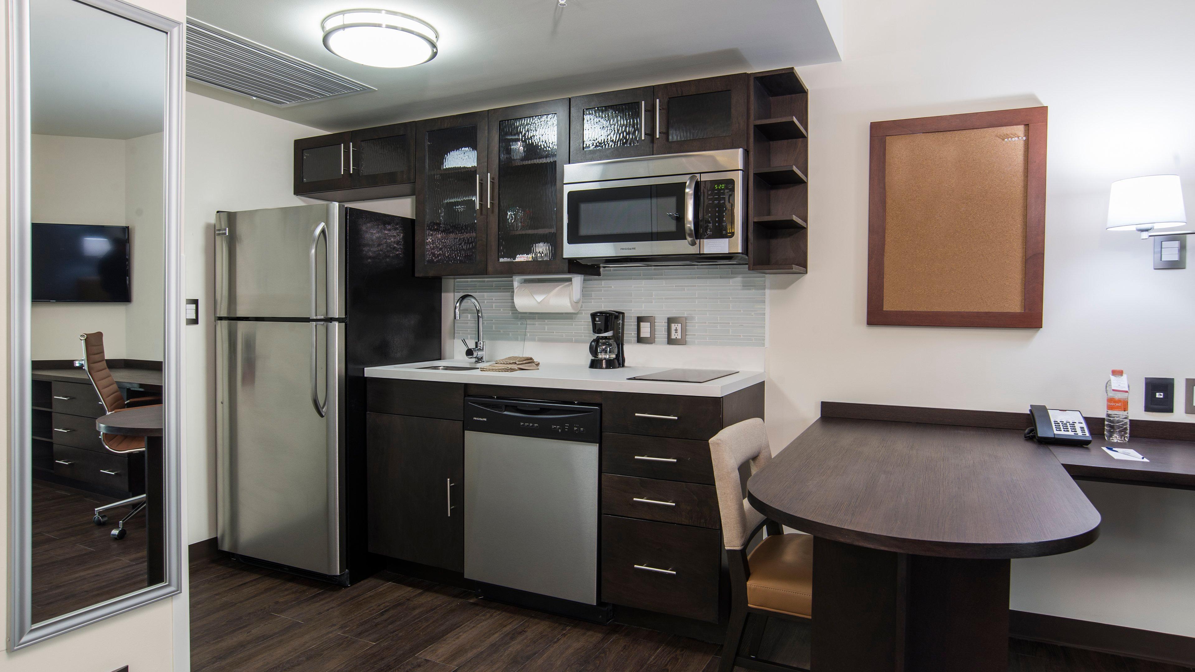 Candlewood Suites Celaya Celaya  Ngoại thất bức ảnh