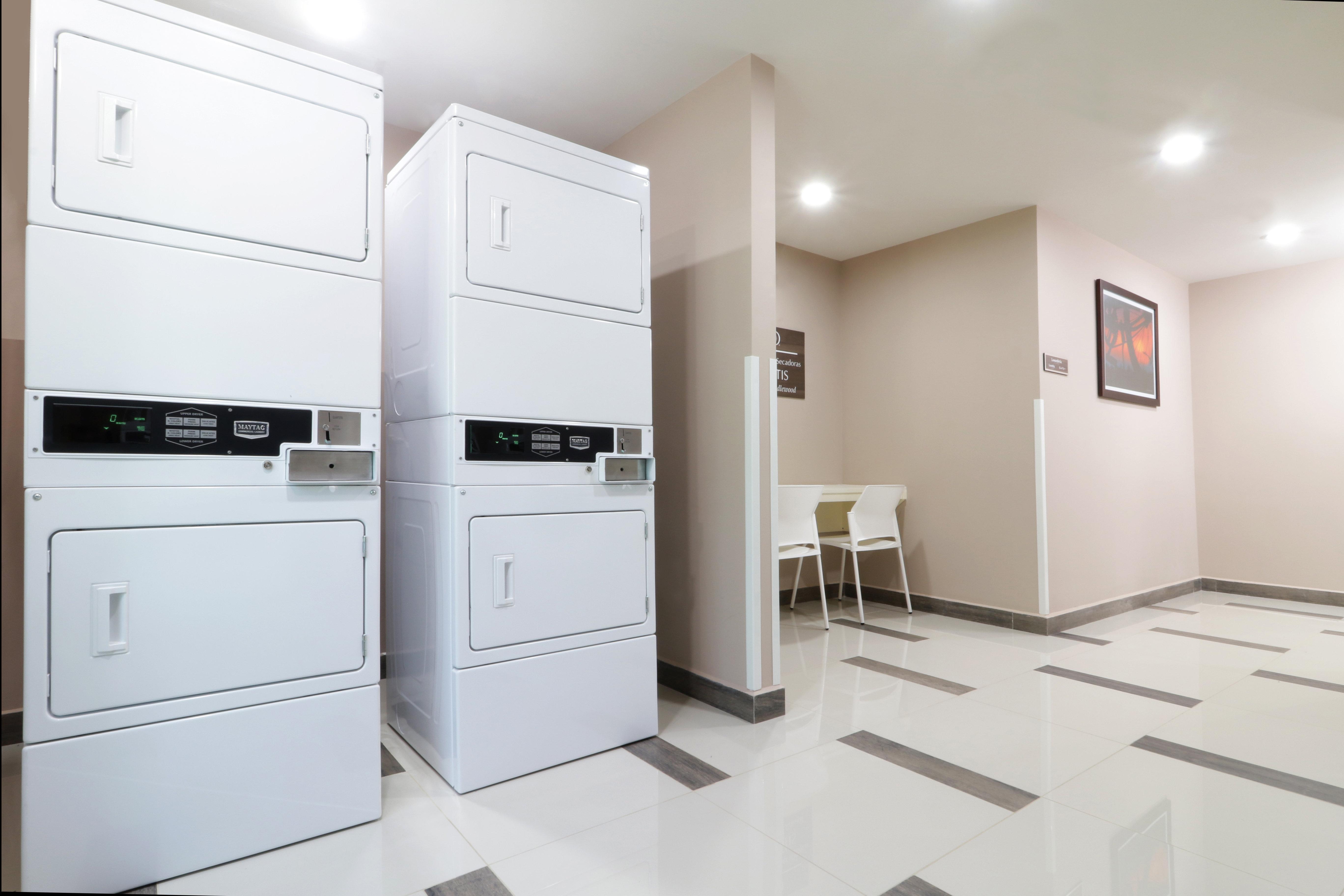 Candlewood Suites Celaya Celaya  Ngoại thất bức ảnh