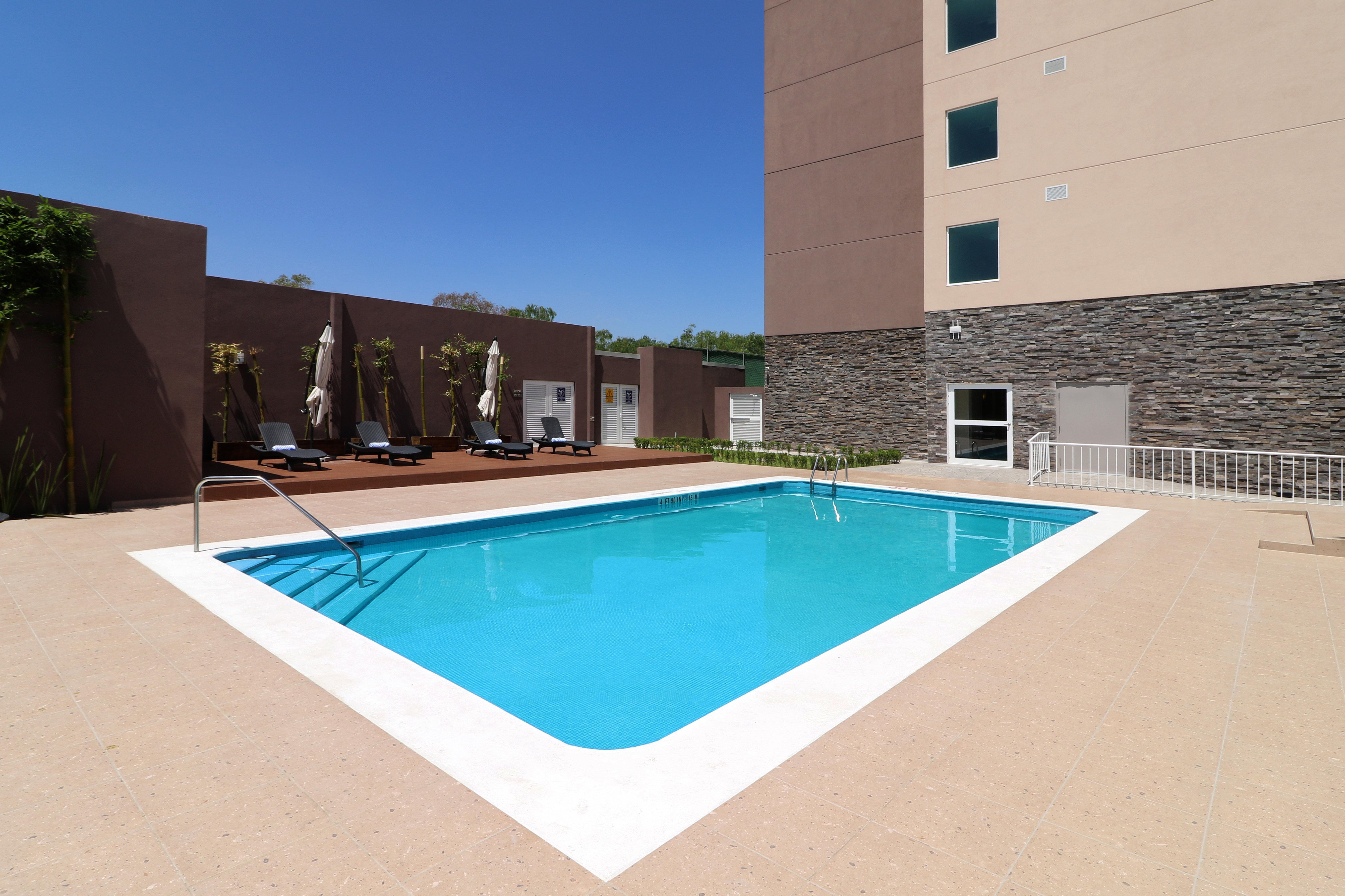 Candlewood Suites Celaya Celaya  Ngoại thất bức ảnh