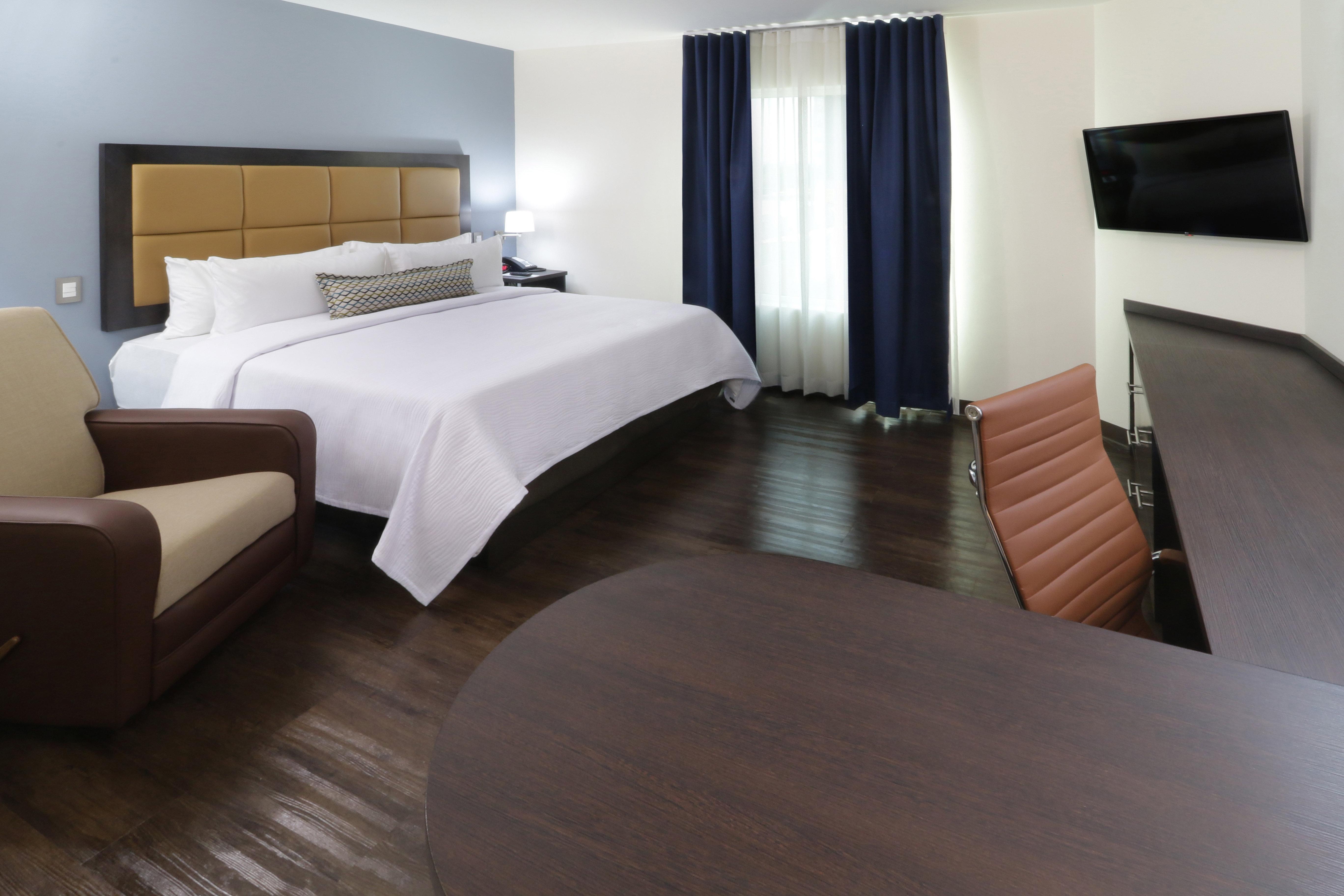 Candlewood Suites Celaya Celaya  Ngoại thất bức ảnh