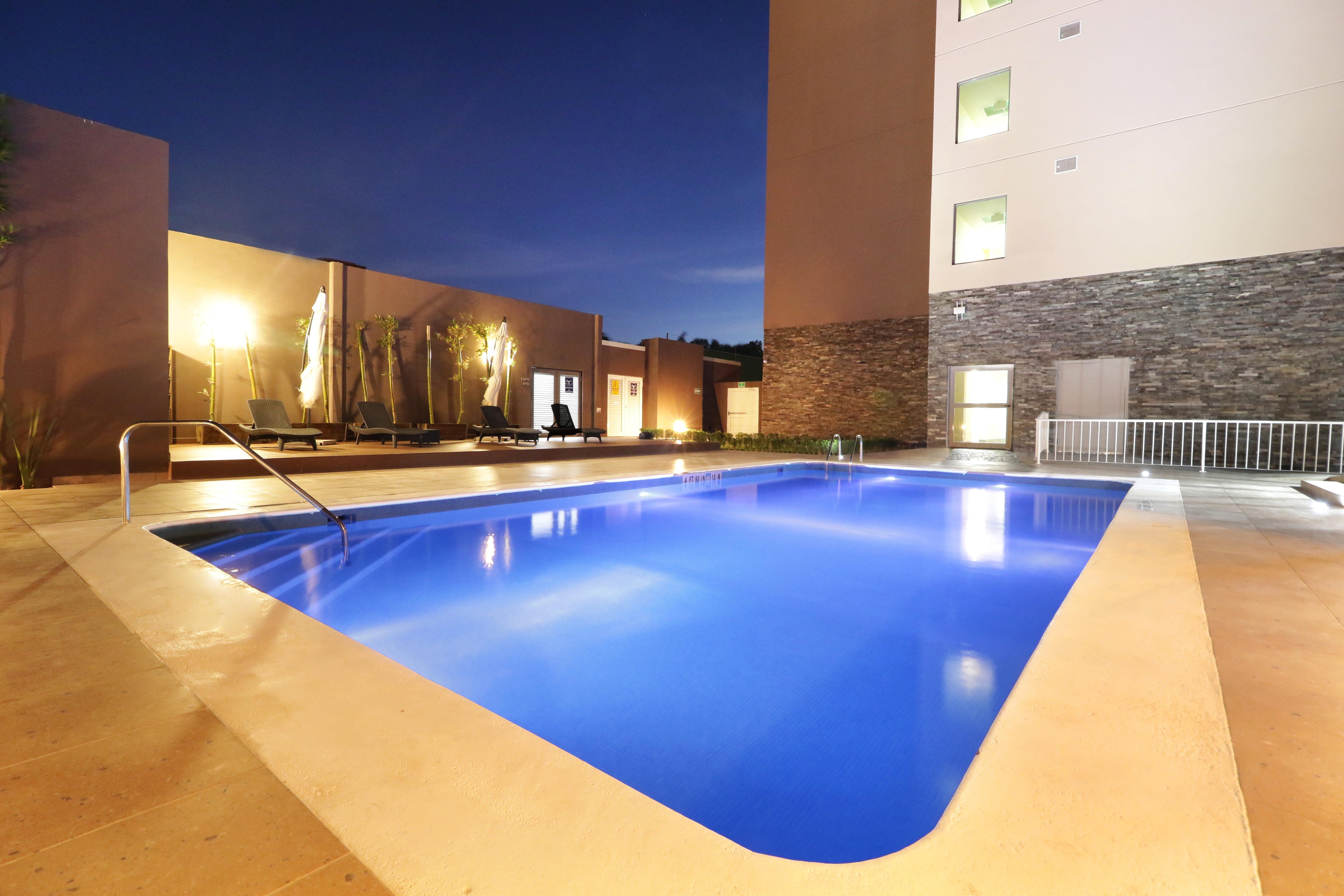 Candlewood Suites Celaya Celaya  Ngoại thất bức ảnh